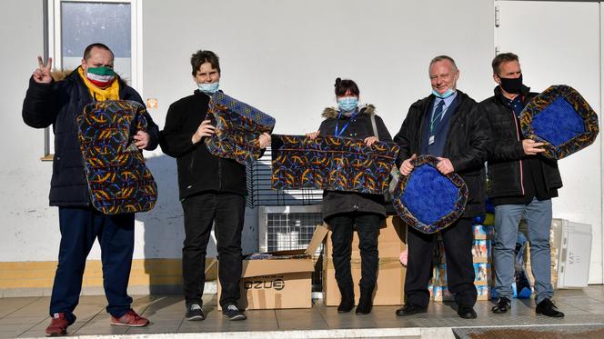 Drugie życie tapicerki z siedzeń MPK! Pomoże pupilom ze schroniska dla bezdomnych zwierząt  
