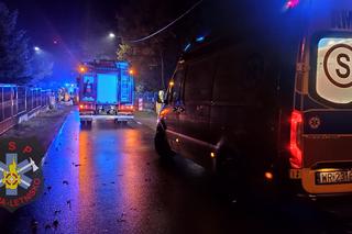 Koszmarny wypadek na torach pod Radomiem! Pociąg huknął w volkswagena. W środku pięcioro nastolatków [ZDJĘCIA]