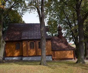 To jedna z najpiękniejszych małopolskich wsi. Kiedyś mieszkał w niej święty pustelnik