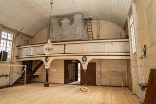 Drewniany kościół pw. św. Apostołów Szymona i Judy Tadeusza.