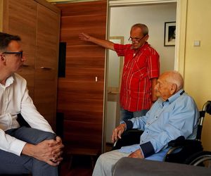 Niezwykły jubileusz w Jastrzębiu-Zdroju. Pan Leopold skończył 101 lat i wciąż zadziwia