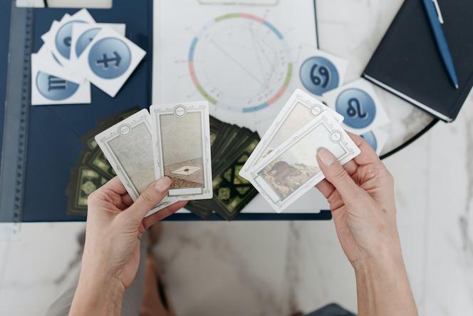Horoskop miłosny wodnik, ryby, baran i inne znaki zodiaku. Sprawdź, co Cię czeka w najbliższym czasie!