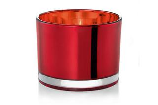 Czerwony świecznik na tealight dekoracją stołu lub sypialni
