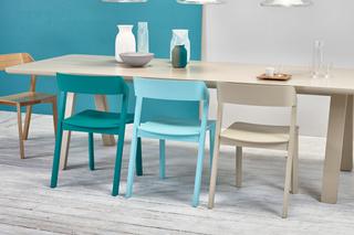Drewniane krzesła w kolorze – od naturalnych barw po modne pastele