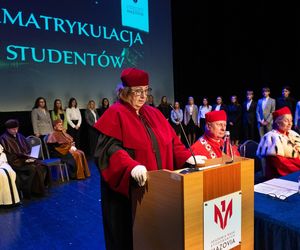 Podczas uroczystej ceremonii inauguracji nowego roku akademickiego 2024/2025 odbyła się tradycyjna immatrykulacja studentów i studentek pierwszego roku.