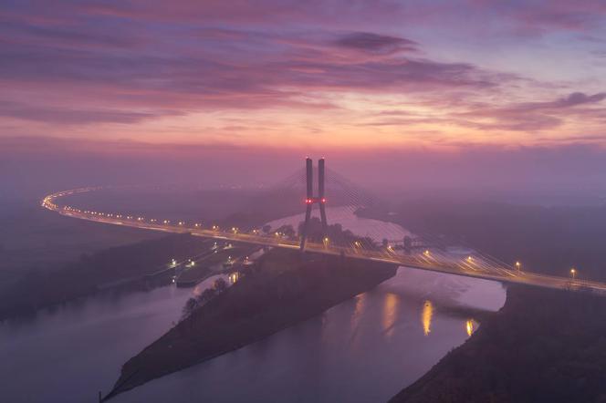 Most Rędziński za mglistą zasłoną