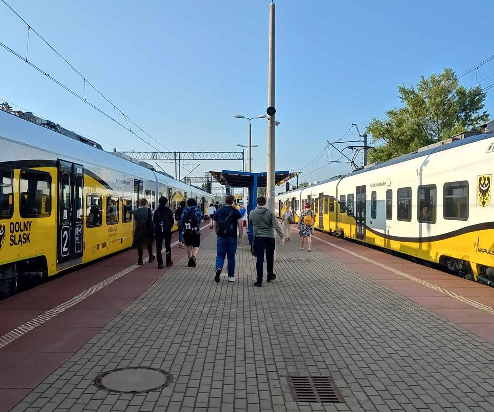 Duże opóźnienia pociągów jadących przez Wrocław. Dwie awarie sparaliżowały ruch 