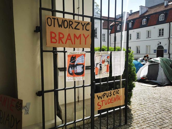 Bunt studentów na UW. Okupują siedzibę samorządu na Krakowskim Przedmieściu