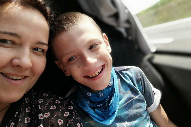 Pomóż Piotrkowi stanąć na nogi! Trwa zbiórka na rehabilitację 15-latka z Tychów