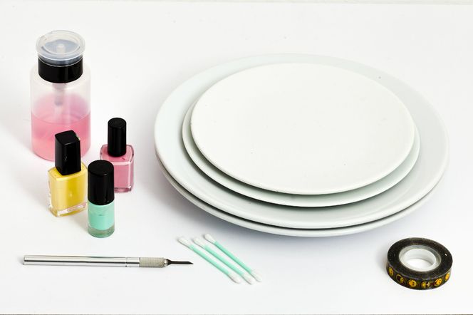 Zrób to sam: jak malować ceramikę? Ozdabiamy talerze