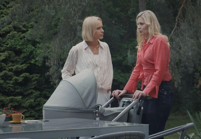 M jak miłość, odcinek 1883. Dorota (Iwona Rejzner), Jagoda (Katarzyna Kołeczek)