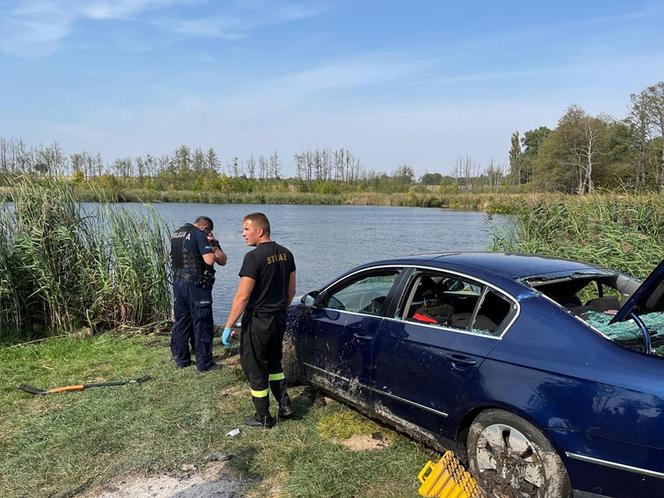 Śmiertelny wypadek pod Gnieznem. 42-latek wjechał autem do jeziora Kocim