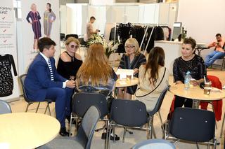 Aktorki na pokazie mody plus size