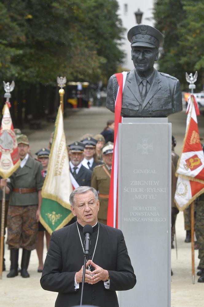 Odsłonięcie pomnika generała Zbigniewa Ścibora Rylskiego