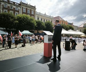 Manifestacja pod hasłem Sto nielegalnej imigracji w Lesznie