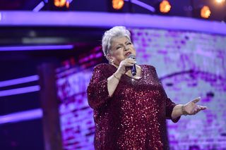 Ewa Bem ZALAŁA się łzami w Sopocie! Publiczność śpiewała jej Sto lat, a ona wspomniała zmarłego męża