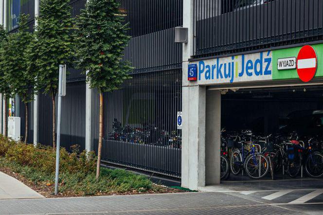 W Warszawie działa 14 parkingów Parkuj i Jedź