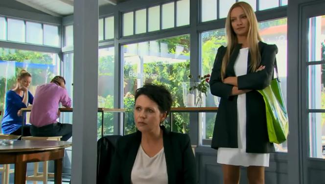M jak miłość odc. 1108. Marysia (Małgorzata Pieńkowska), Teresa (Dominika Łakomska)