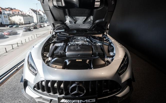 Mercedes-AMG GT Black Series w AMG Brand Center