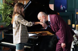 Barwy szczęścia, odcinek 2944: Kornel weźmie się za Reginę! Zawalczy o Czaplę z Justinem, ale ona wybierze Franka - ZDJĘCIA