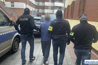 36-letni recydywista dźgał nożem jak opętany. Jedna osoba nie żyje, druga ciężko ranna  