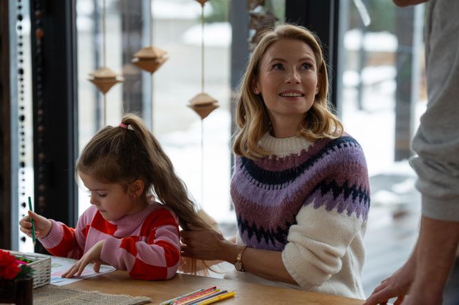 Barwy szczęścia odc. 3187. Dominika (Karolina Chapko), Marek (Marcin Perchuć), Wioletka (Sara Kudaj)