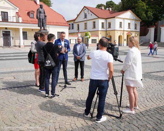 101. rocznica Bitwy o Białystok. Pokaz sprzętu i poczęstunek na Rynku Kościuszki [ZDJĘCIA]