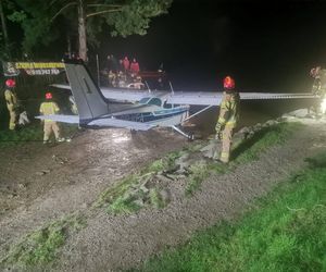 Awionetka wpadła do wody z pilotem. Trudna akcja ratunkowa