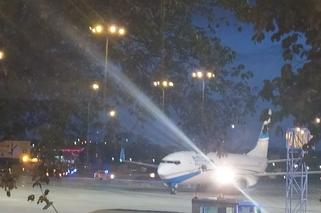 Awaryjne lądowanie samolotu na Okęciu. Pilot musiał wyłączyć silnik i spalać paliwo