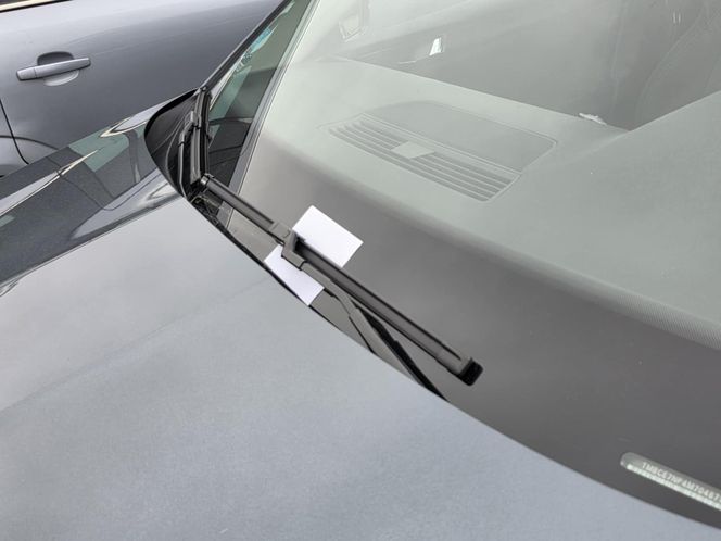 Mandaty za parkowanie przy PKP