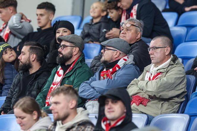 Kibice na meczu Polska -Nowa Zelandia na Stadionie Śląskim