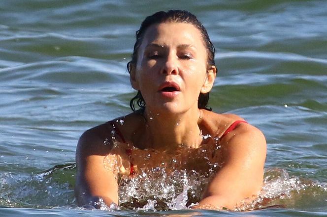 Anna Popek pracuje w zimnym morzu