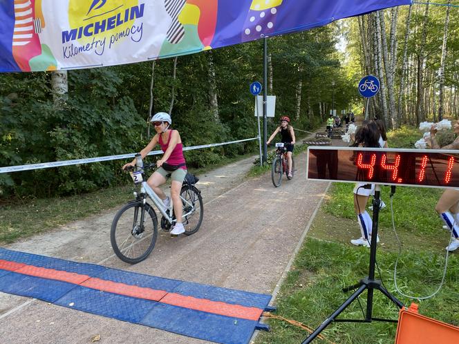 Kilometry Pomocy Michelin 2024. Sportowe emocje na plaży miejskiej w Olsztynie. Zobacz zdjęcia!