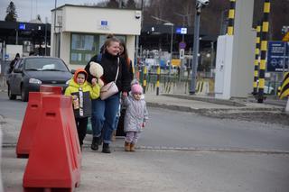 Ukraińcy usprawnili odprawę matek z dziecmi na granicy [ZDJĘCIA]