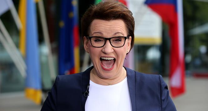 Ile Kosztowal Nowy Usmiech Minister Anny Zalewskiej
