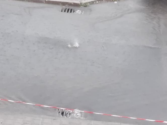 Opole. Ulice zamieniły się w potoki! Tak wyglądało centrum miasta w czwartek 24.06.21 r. [ZDJĘCIA]