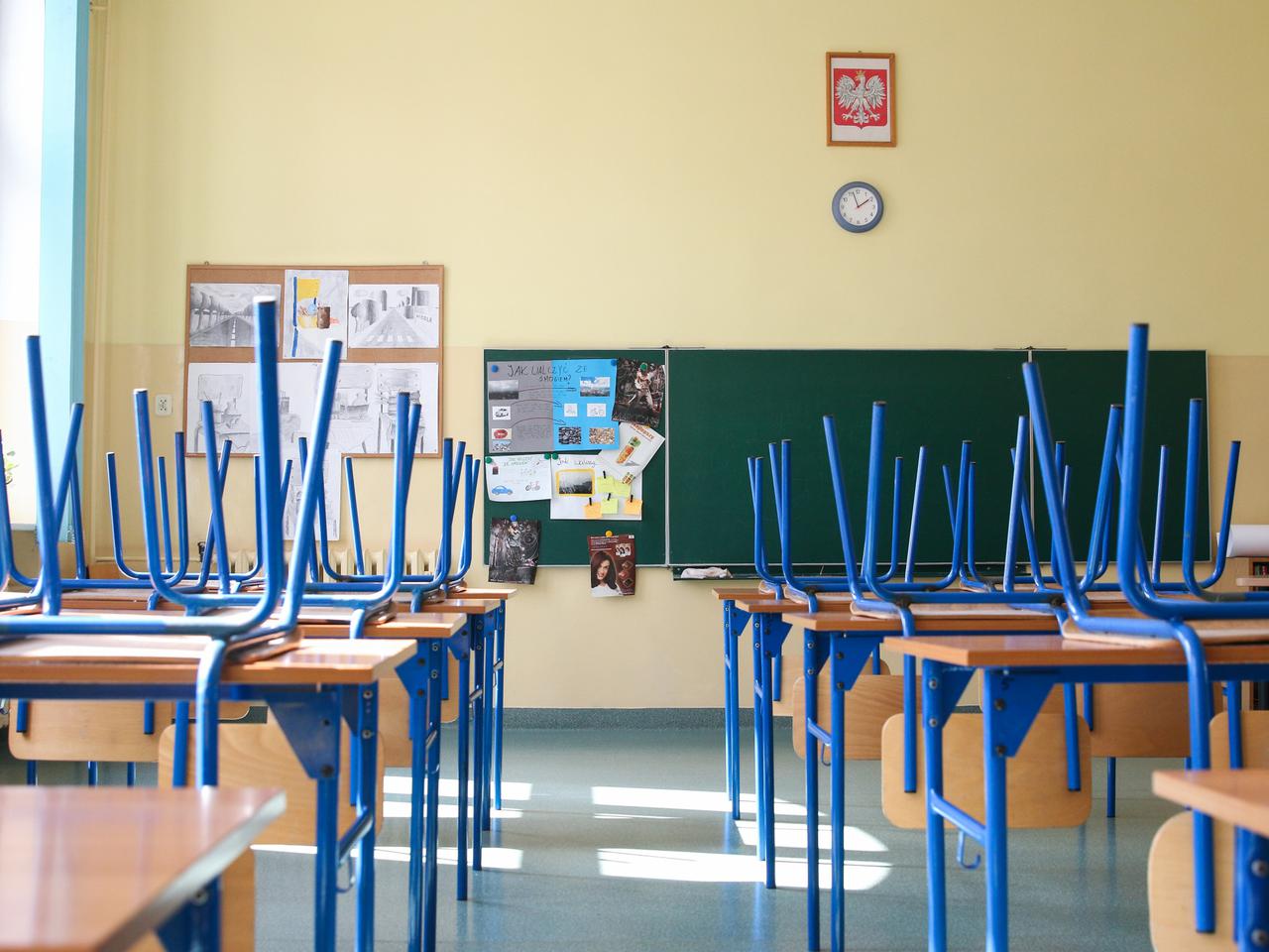 Szkoły i uczelnie w Polsce zamknięte! Do kiedy i czy będzie trzeba odrabiać?