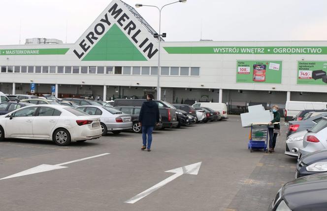 Mieszkańcy Warszawy szturmują markety budowlane
