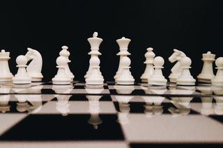 Planszówki z PRL. QUIZ. W te gry graliście w dzieciństwie! Pamiętacie ich zasady?