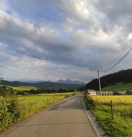 Trasa rowerowa w Kacwinie prowadząca do wodospadów i granicy ze Słowacją