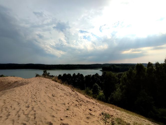 "Małe Abu Zabi" w woj. warmińsko-mazurskim. To miejsce wygląda jak prawdziwa pustynia!