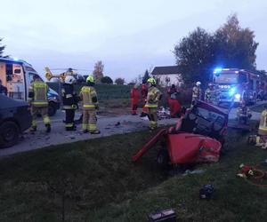 Tragiczny wypadek w Starej Słupi. Nie żyje 81-latek, kierowca volkswagena miał zakaz prowadzenia