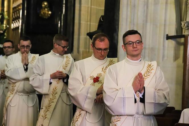 Kraków. Abp Marek Jędraszewski wyświęcił nowych księży. Chętnych więcej niż rok temu