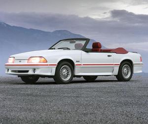 Ford Mustang z 1987