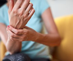 Wykonując taką pracę, zwiększasz ryzyko groźnej choroby stawów. 17 substancji na czarnej liście