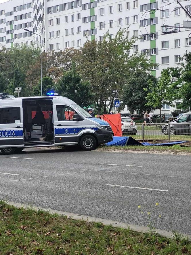 Łódź. Śmiertelny potrącenie 27-latki na przejściu. Kierowca volkswagena sam walczy o życie w szpitalu [ZDJĘCIA].
