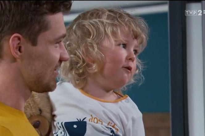 Barwy szczęścia odc. 1905. Darek (Andrzej Niemyt), Grześ (Noah Culbreth)