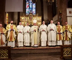 Święcenia kapłańskie w Olsztynie. Tylko 4 neoprezbiterów