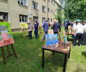 Przez lata ŚDS w Siedlcach działał w dwóch lokalizacjach, teraz już oficjalnie funkcjonuje w jednym miejscu, w budynkach dostosowanych do potrzeb osób z niepełnosprawnościami. 