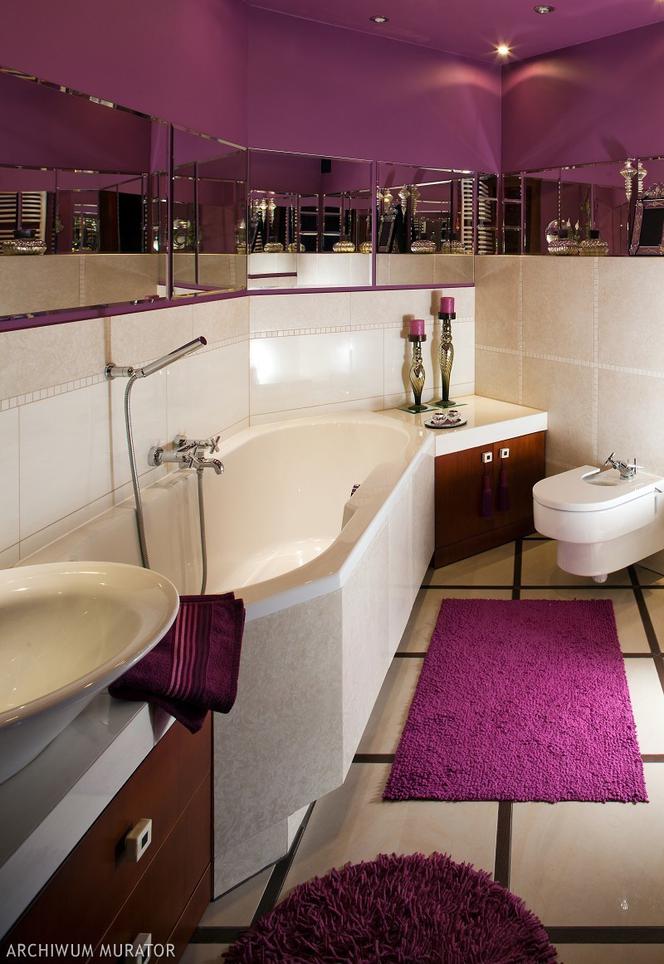 Fioletowa łazienka - pomysły na aranżację